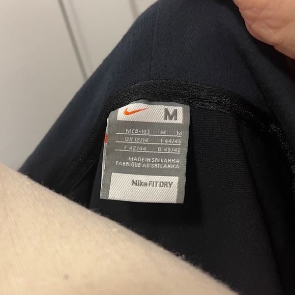 Preowned Nike lives strong black track jacket with hood size M & yellow t shirt - Picture 7 of 13